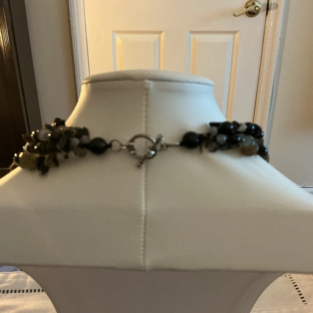 Black and Grey Necklace this necklace